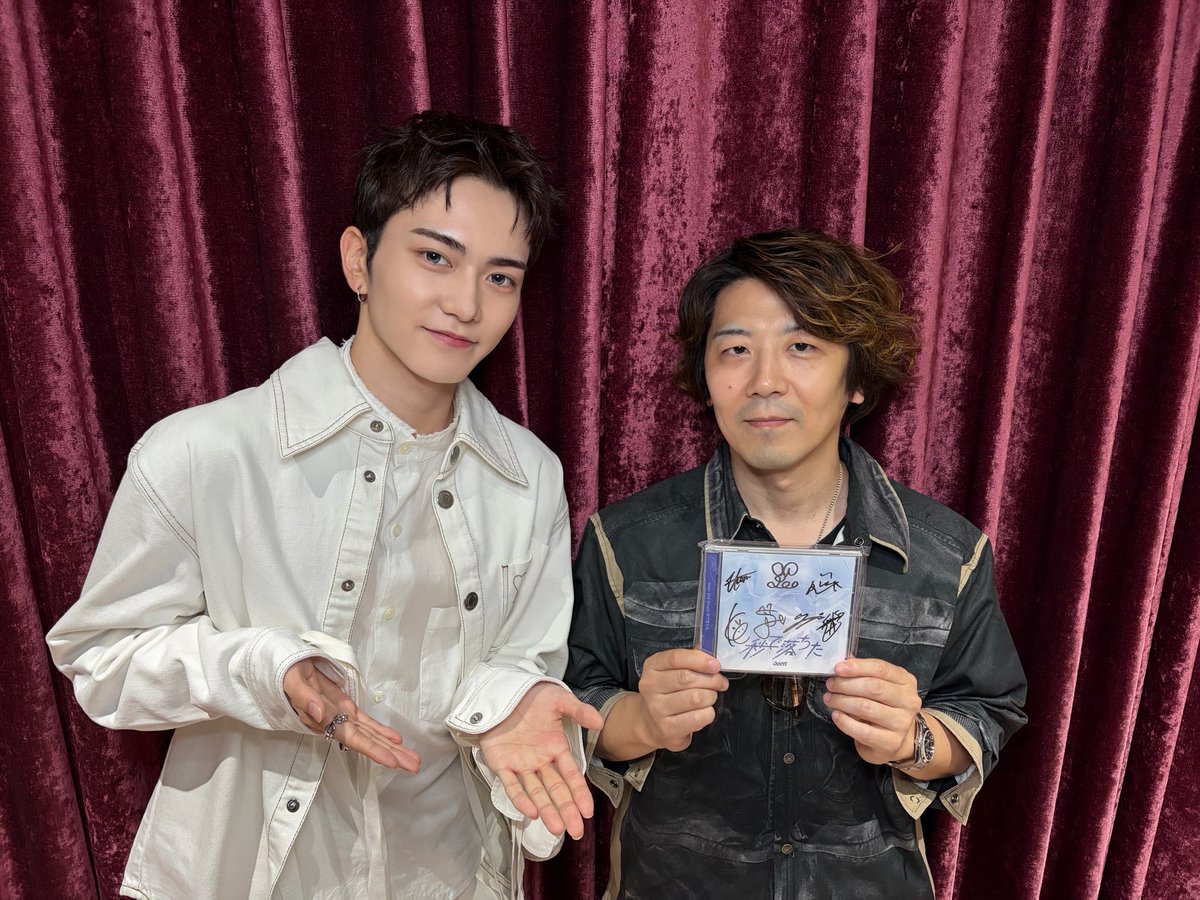aoen_members's tweet photo. 「Re:Re:Re:TUNE」に出演させていただきましたaoenのREOです🐰💜
今回初めて、ソロでカバーを歌わせていただいたので最初は凄く緊張しましたが、ピアニストの方、そしてスタッフの皆さんがとても優しく、おかげさまで徐々に緊張がほぐれてリラックスした状態で歌わせていただきました☺️
心込めて歌ったマルシィさんのラブソング是非沢山聴いてみてください！！

#rereretune
#aoen #アオエン #礼央 #REO