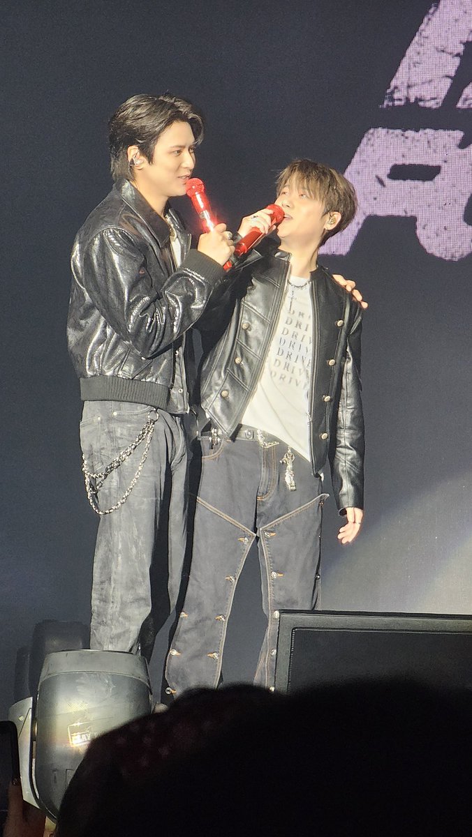 aungnie's tweet photo. พี่น้องคู่นี้น่ารักนุบนิบมาก🐻🦊 https://t.co/8BABYh6vw3
