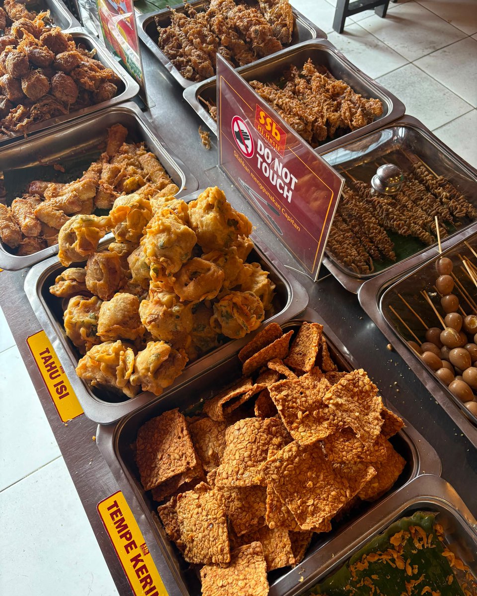 Smash1014314's tweet photo. Dateng ke SSB mikir, "Wah murah juga ya, sotonya cuma 13 ribu."

Pas nyampe kasir...

Totalnya malah 60 ribu. 😭🫵🏼 https://t.co/G6u1Jat4r3