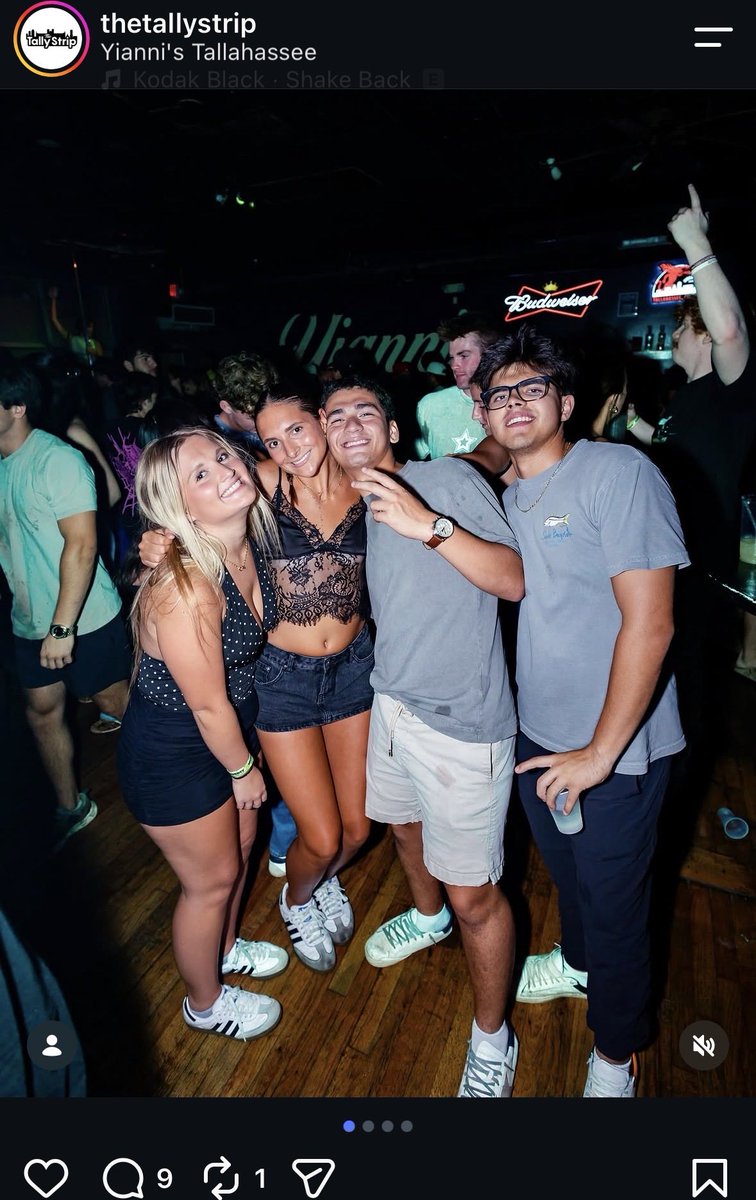 Ron_Harbaugh52's tweet photo. Shorts in the bar? Throw on some lulu pants geed #squid #tallystrip https://t.co/S4BZ35Lycw