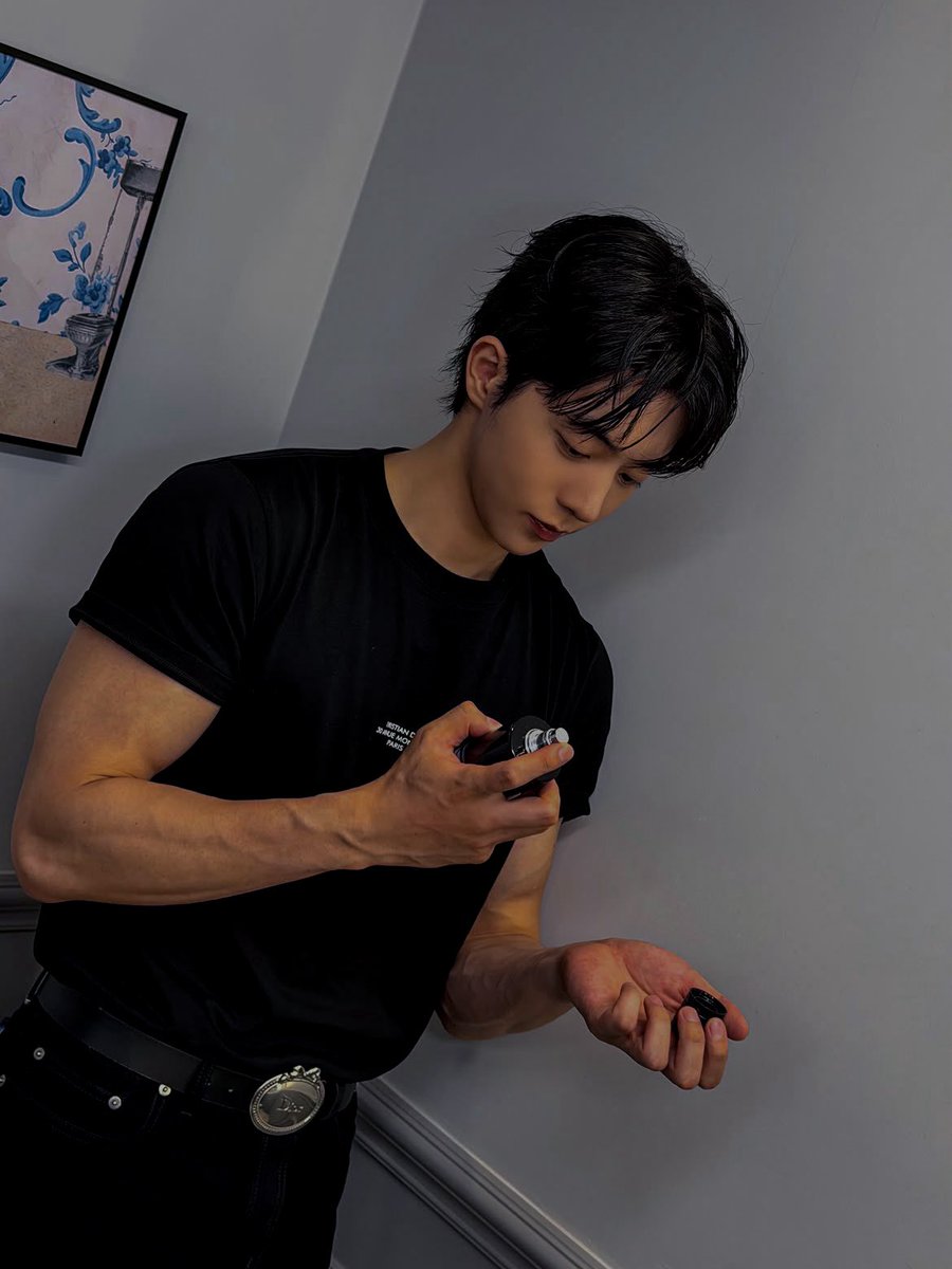 nmjoehyuk's tweet photo. Some moments don’t need much. A quiet room, a familiar scent, and a little time to myself. Though, judging by the camera roll, I may have spent more time looking good than I intended. https://t.co/iaaEkaOhmJ