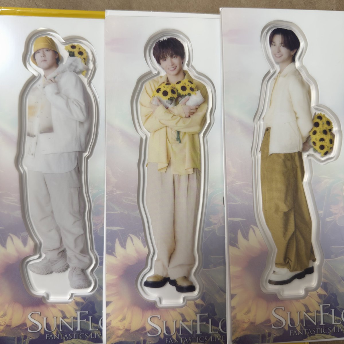 f20161229's tweet photo. FANTASTICS SUNFLOWER
ファンタ アクスタ 交換

譲　世界　佐藤大樹　木村慧人
求　澤本夏輝 ＞ 買取

本日有明にて(ほか現場も可) https://t.co/pfPIOz6Bc3