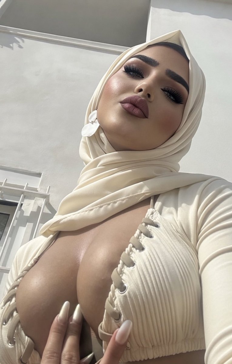 fay7afay7a's tweet photo. مين يتزوجني ويكون مطيع ليا https://t.co/NQo6MoVmnC