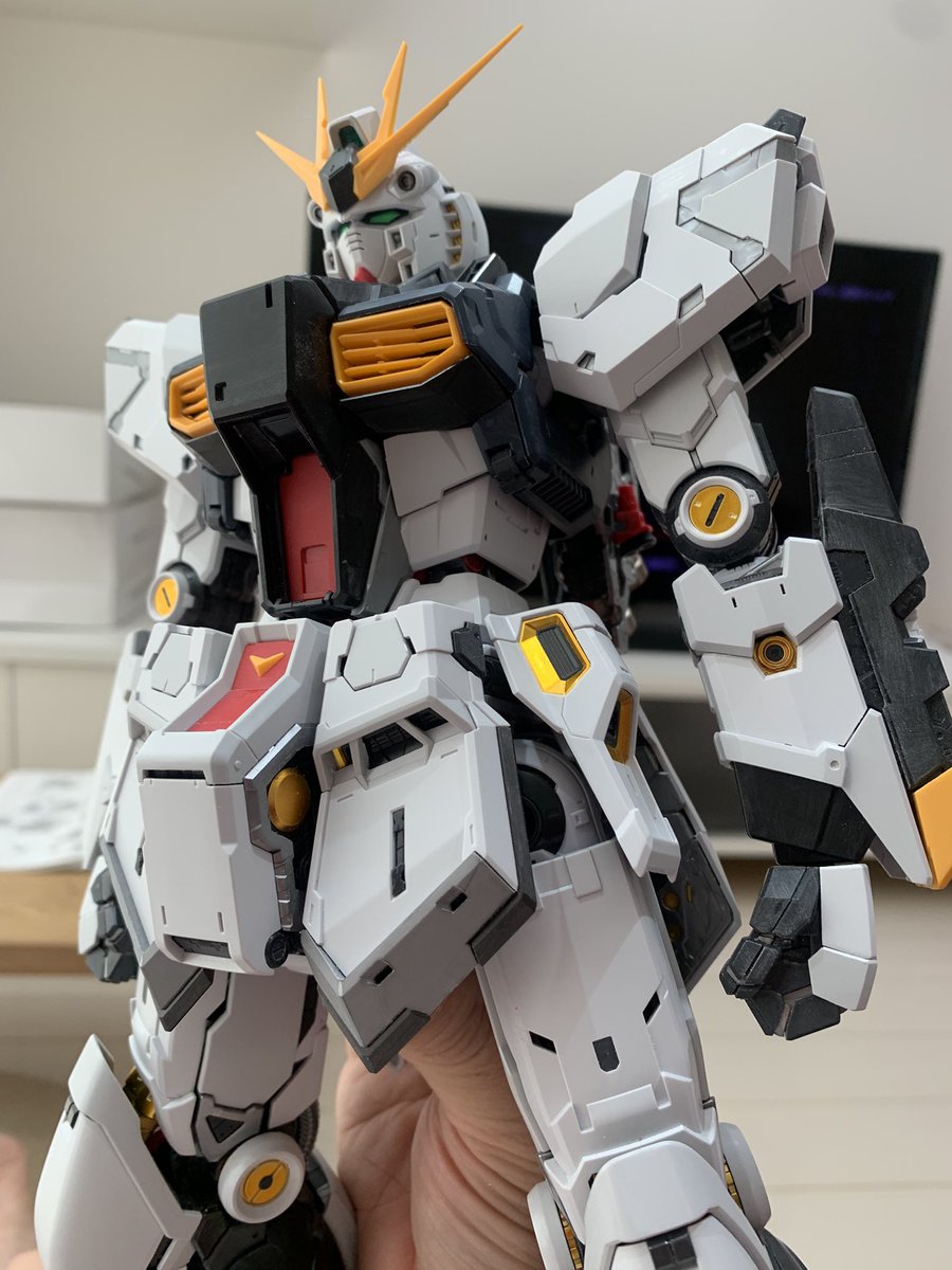 kamechi42's tweet photo. バックパック以外の本体は仮組終了
しかしイケメンですねー
#ガンプラ
#νガンダム
#PG https://t.co/ZPquzFYAS2