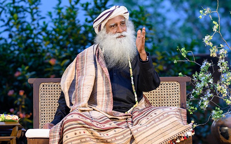 SadhguruJV's tweet photo. If there is total Clarity, there is no need for courage. Clarity will carry you across. #SadhguruQuotes https://t.co/UfPKneEqfG