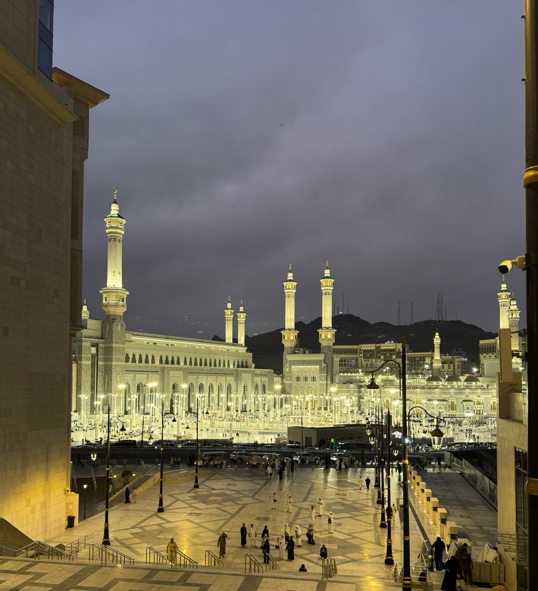 Acc_Haya's tweet photo. ﴿ والصُّبْحِ إذَا تَنَفسَ ﴾
سبحان من تنفس الصبح بأمره، وتوزعت الارزاق بفضله، ربنا بك اصبحنا وعليك توكلنا🤍. https://t.co/TPgb3iwFC1