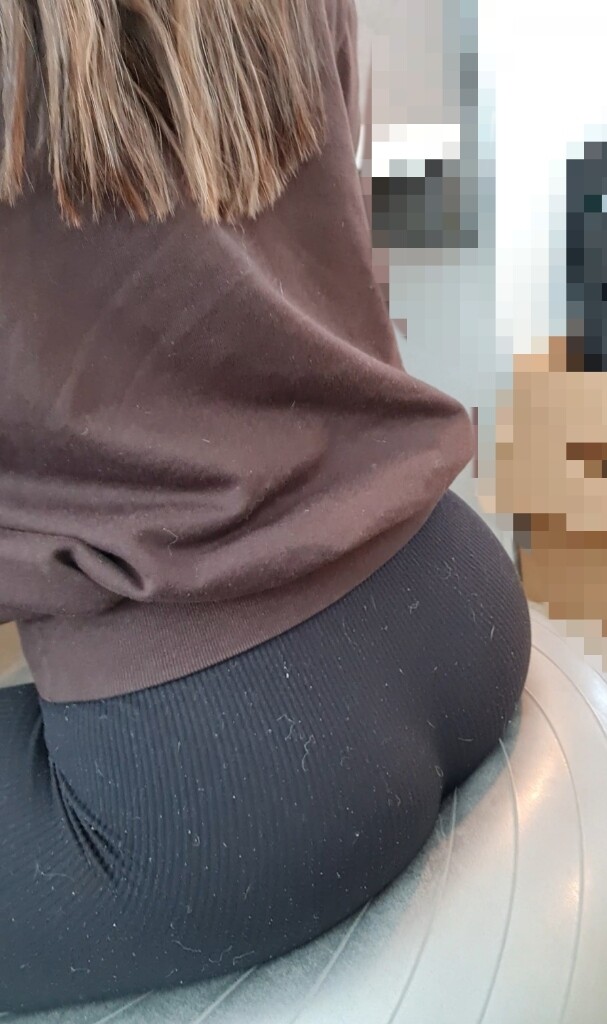 NEERAJUIKEY750's tweet photo. My naughty cousin drives me crazy with those tight pants #candids #creepshot #candid -> CHECK THE BIO📷 https://t.co/T5wv3rOz0P