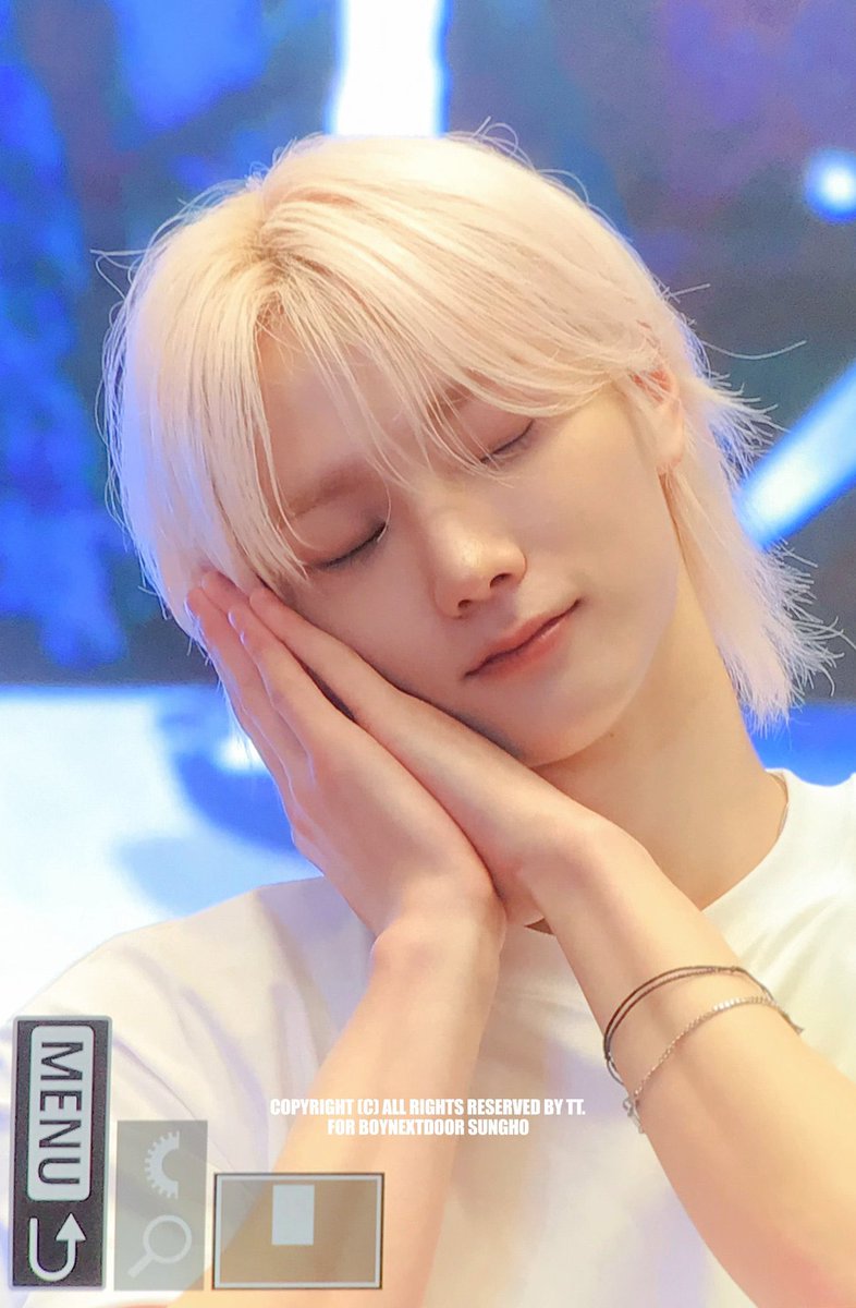 에취.. tweet media