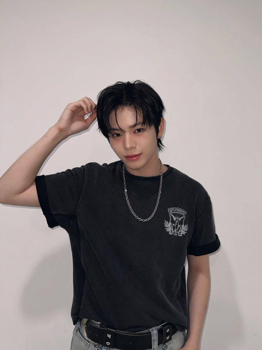 evnne_hanbin's tweet photo. [📷] 260726 JUNGHYUN #문정현

☀️🖤🎉 https://t.co/kiyx4wT6Dl