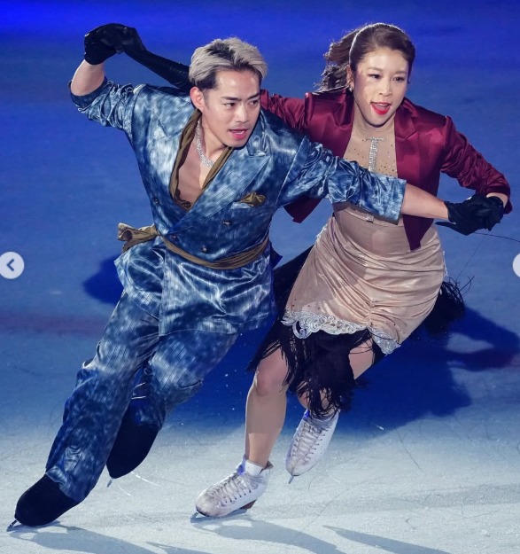 openchannel_D's tweet photo. こちらのホールドが「リバース(男女逆位置)のハイキリアン(手つないでup)」ていうと教えていただいたんですが、Sing3でこの形になるまでの流れが、①大輔パンチ繰り出す→②余裕でかわされる→③後ろ取られて捕獲　みたいに一度見えたら笑いが止まらん😂ごめんw w  #PIW #かなだい https://t.co/LIF09wLQKC