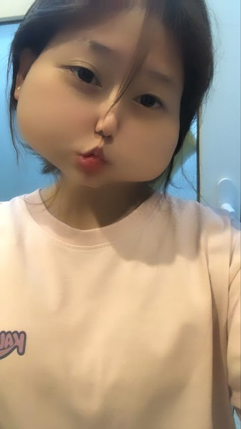dj_sac's tweet photo. Duck-face mood unlocked
Nwf https://t.co/1GpW51aeOl