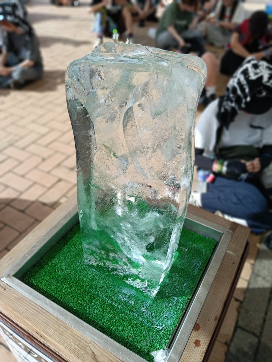 arare557188's tweet photo. ねぐせみてきたー！
(写真は関係ない氷)

 #ムロフェス https://t.co/GWPWbDBhgz