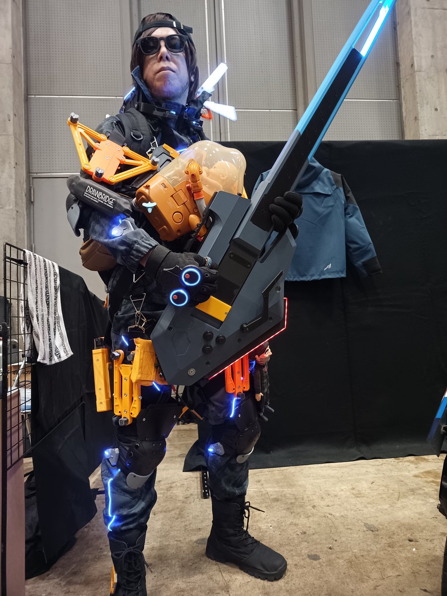 miraisatsuei's tweet photo. 本日の展示撮影が無事終了いたしました。
貴重な機会を
いただきましたG2-DESIGN様、ブースへ足を運んでくださった皆様
そして素晴らしい作品を生み出してくれた小島監督に深く感謝申し上げます。
本日は本当にありがとうございました。
#WF2026S
#DeathStranding
#G2DESIGN
#小島秀夫
#未来撮影 https://t.co/5KBpor5kCp