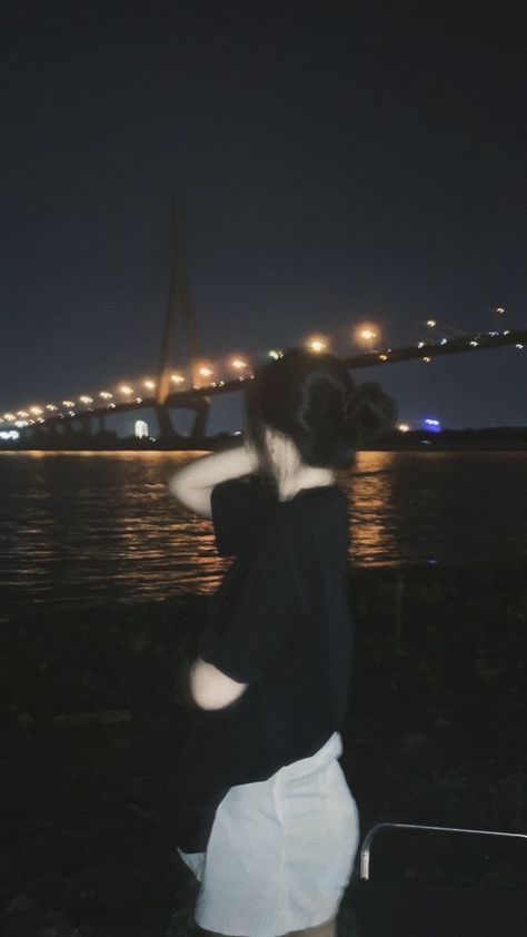 shawnluvskim's tweet photo. Chasing city lights by the river tonight
zoz https://t.co/tJ2VKbwQNa