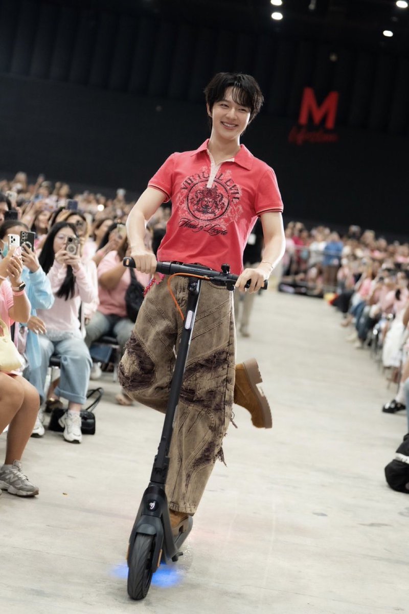 skiessmae's tweet photo. I absolutely adore this photo! A smile is truly priceless. 🛴 might not be the fastest but your safety is my top priority. 🩷 https://t.co/0e5vxDHwnb