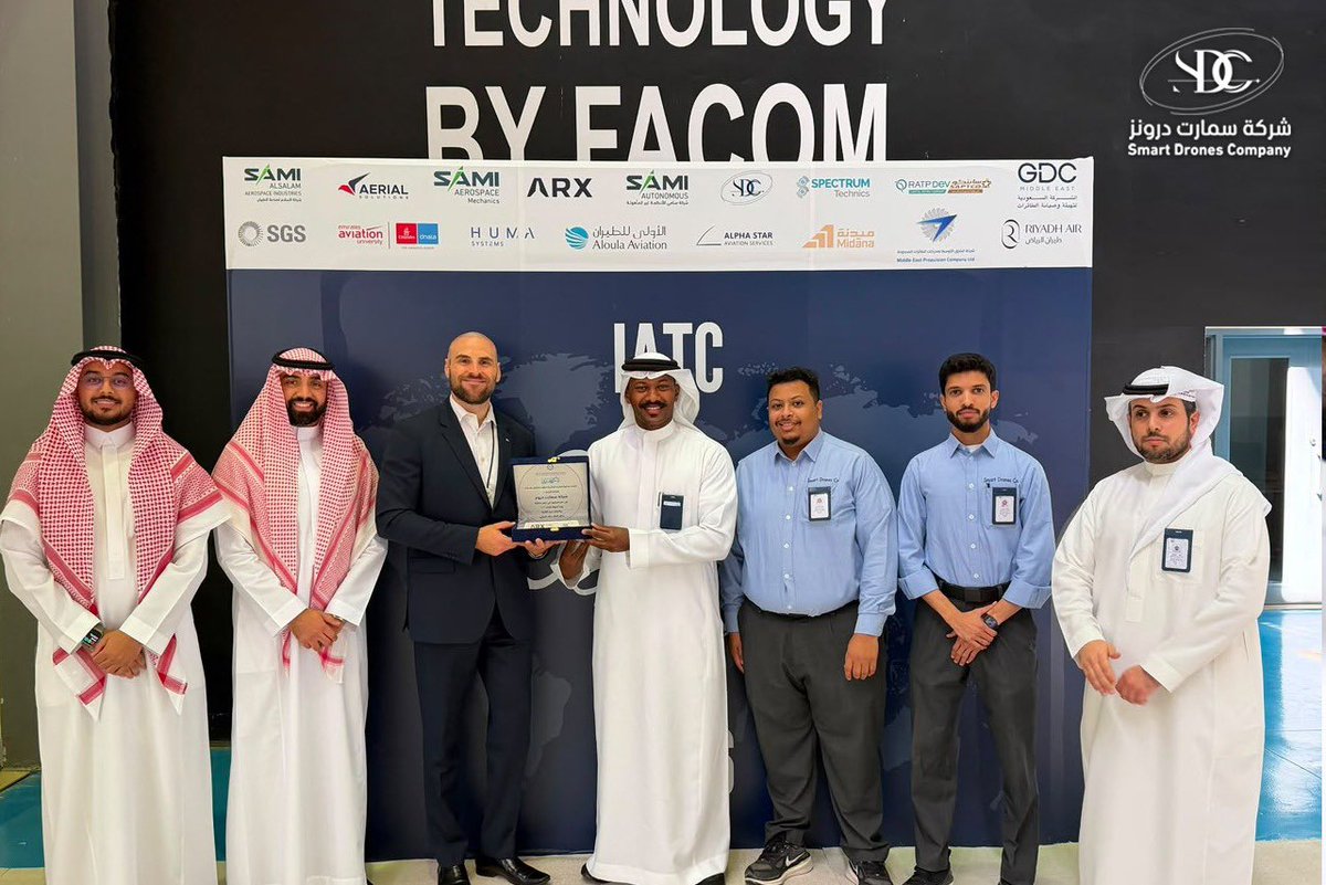 smartdrones_sa's tweet photo. نتقدم بالشكر إلى الكليات العالمية لعلوم الطيران (IATC) @IATC_RUH على هذا التكريم، ونعتز بشراكتنا في دعم الكفاءات الوطنية ومستقبل الطيران وأنظمة الطائرات بدون طيار.
Honored to receive this recognition from IATC . Thank you for your trust and partnership.
#SmartDrones #IATC https://t.co/rta4W9TiDL