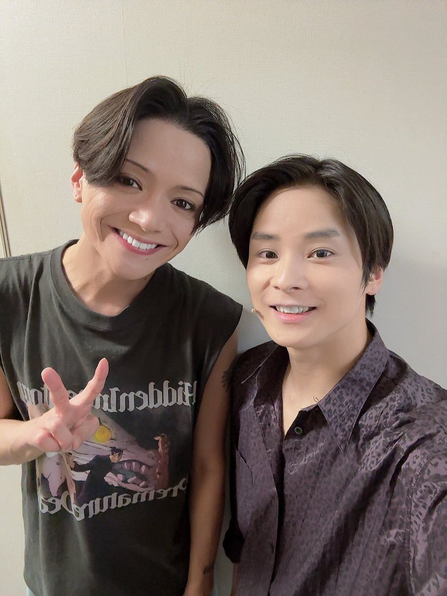 wataru_eguchi's tweet photo. #舞台ウロボロス

大阪公演千穐楽、そして東京・大阪全14公演を無事に終えることができました！

ご来場くださった皆様、本当にありがとうございました。

素敵なキャストの皆様、スタッフの皆様とともに駆け抜けたこの日々は、僕にとってかけがえのない時間でした。

たくさんの応援と温かい拍手に支えられ、最後まで全力で舞台に立つことができました。

この作品に携われたこと、この座組に出会えたことに心から感謝しています。

またどこかで皆様と、そしてこの仲間たちと巡り会えますように🐉🐉

江口 航