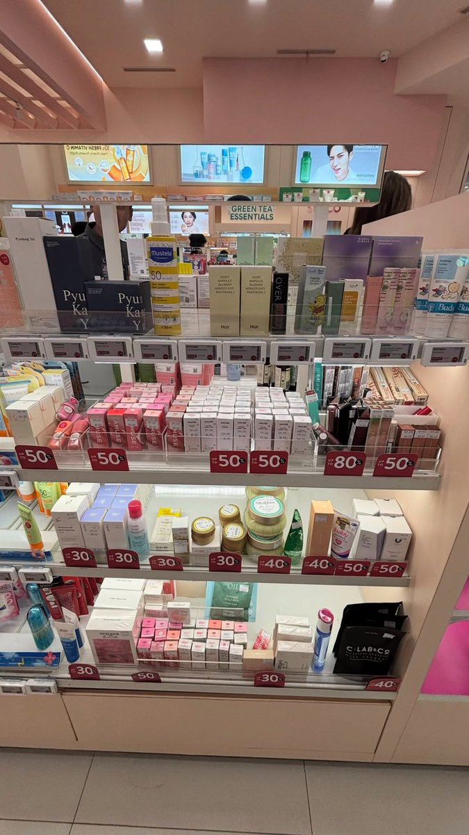 icewmatchaa's tweet photo. GILA 😭🔥
SOCIOLLA lagi PAYDAY SALE‼️. Skincare, makeup mahal banyak yang lagi promo, bahkan ada yang disc up to 90%  ✨ https://t.co/KqHc7BGGRp