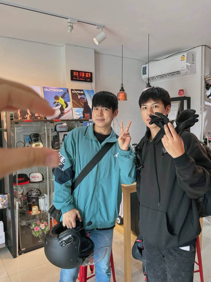 polapola98's tweet photo. อ้วม เเดนไปเลือกซื้อ Bluetoooth สำหรับรถมอเตอร์ไซค์ ทริปมอไชค์ไหมมมมมม😍🫶

Cr. Saowarot Onketpon/แก็งคแม่ป้า
#คัลแลน #น้องแดน #cullen https://t.co/c8Bds9h1f1