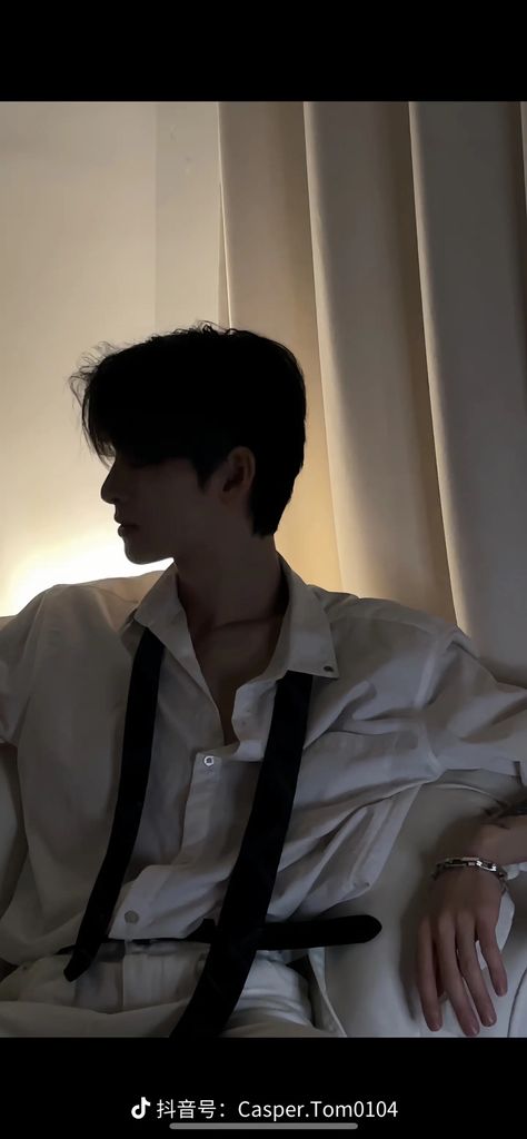 ninarusnok's tweet photo. Moody silhouette vibes classic white shirt, bold suspenders, and shadow-play
esC https://t.co/nt5Gi7LhGL