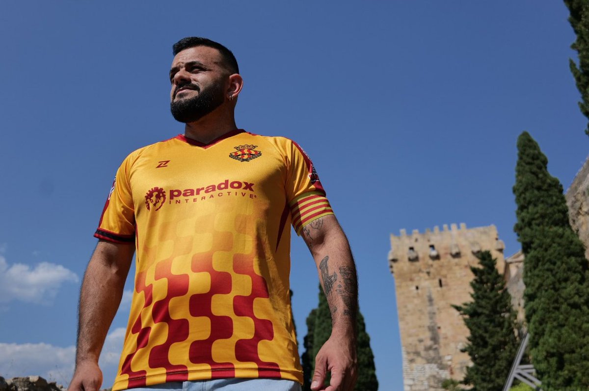 TWNastic's tweet photo. TW Nàstic Kit - @SpainTwCup

Hereus d'un passat. Testimonis del present. Responsables del futur.

Suor. Esforç. Sacrifici. Glòria.

Defensem una ensenya. Una bandera.

Defensem les 4 barres.

Per Catalunya.
Per Tarragona.

#GalizaGrana #ConquerimGaliza