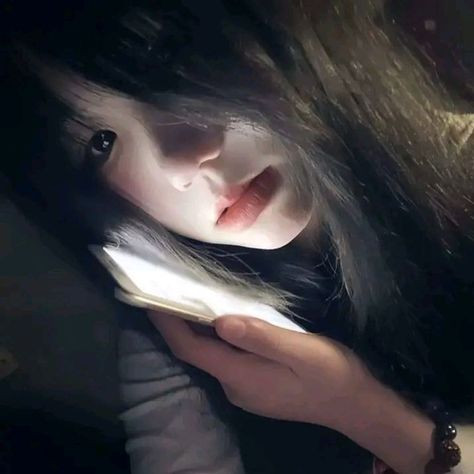 willialex13's tweet photo. Low-light selfie vibes The screen glow is the only light in the rooma quiet moment captured in a tap #Selfie #LowLight #PhonePhotography
brhI https://t.co/aKxmuJZTYs