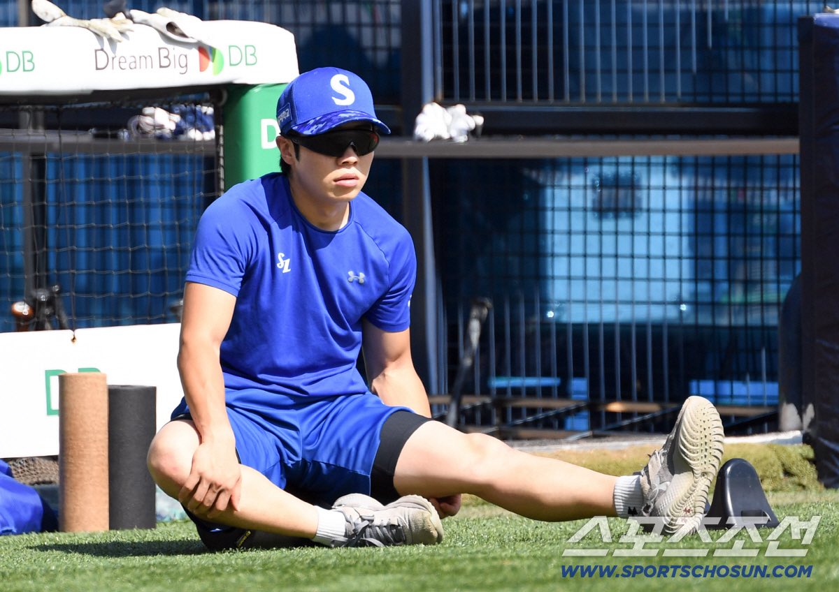 김지찬에미친계정 tweet media