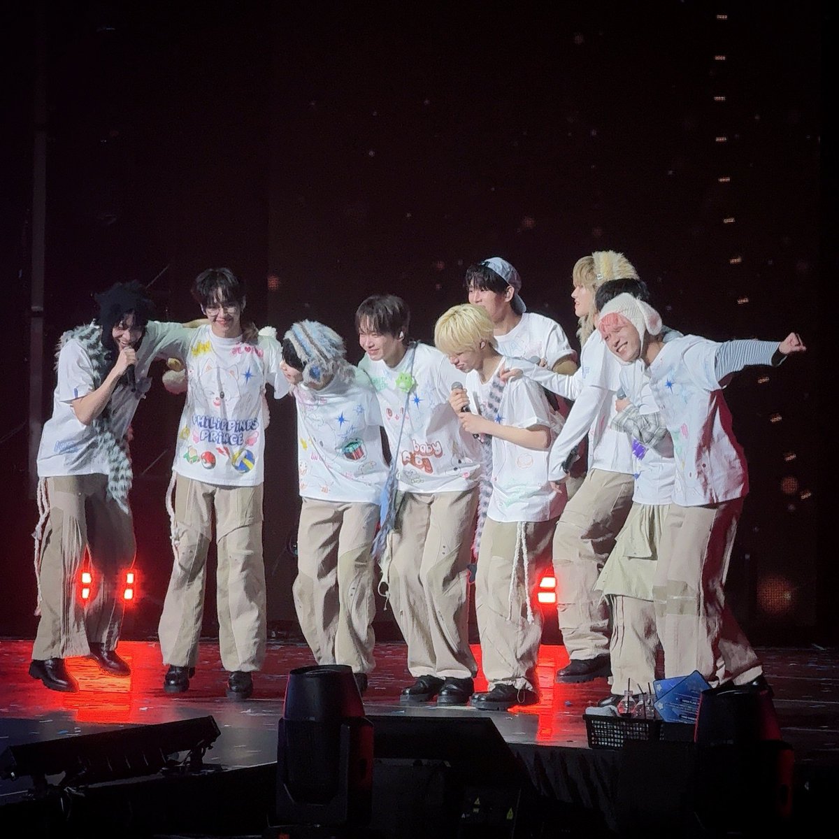 jmsdvr_'s tweet photo. 🩵⋆｡‧˚ day 1 🩵ིྀ ˚‧｡⋆

#AHOF  #아홉 
#THE_FIRST_SPARK
#THE_FIRST_SPARK_IN_MANILA https://t.co/ngAWCitQUh