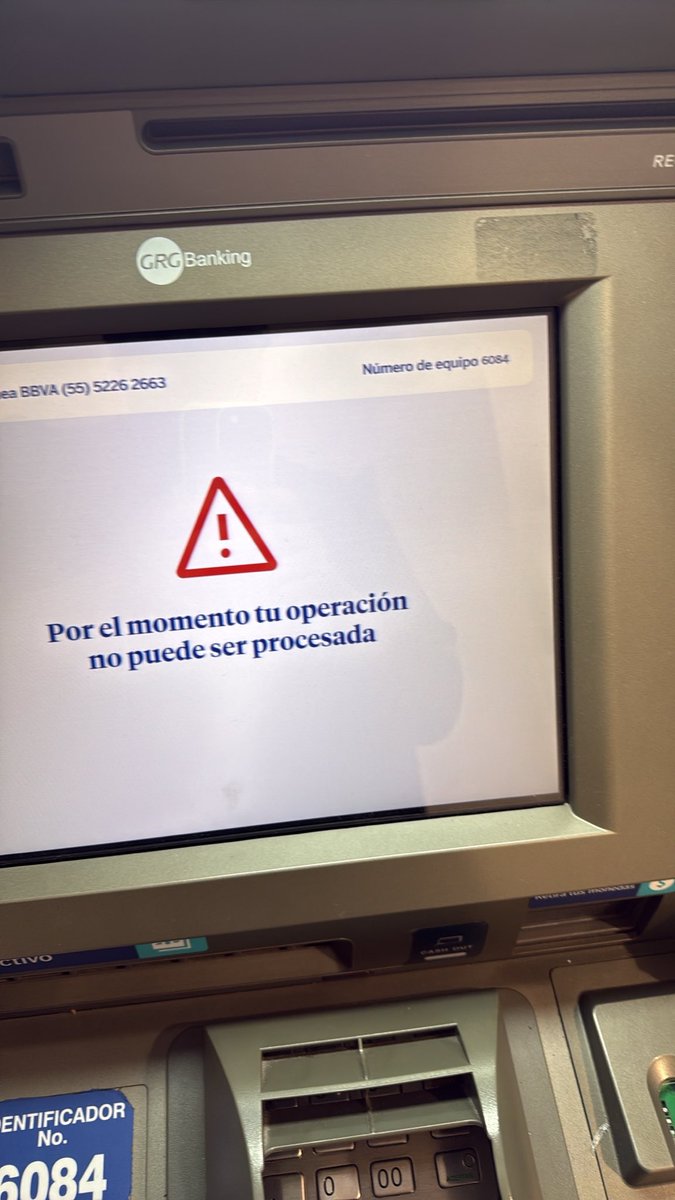 Carlos_Alberto's tweet photo. Una vez más @BBVA_Mex demostrando como ha decaído y dan un pésimo servicio, llevo dos horas tratando de disponer de mi dinero, 5 sucursales visitadas y en todas no se puede disponer por ahora, yo con una emergencia. Púdranse. https://t.co/R6z0peXKow