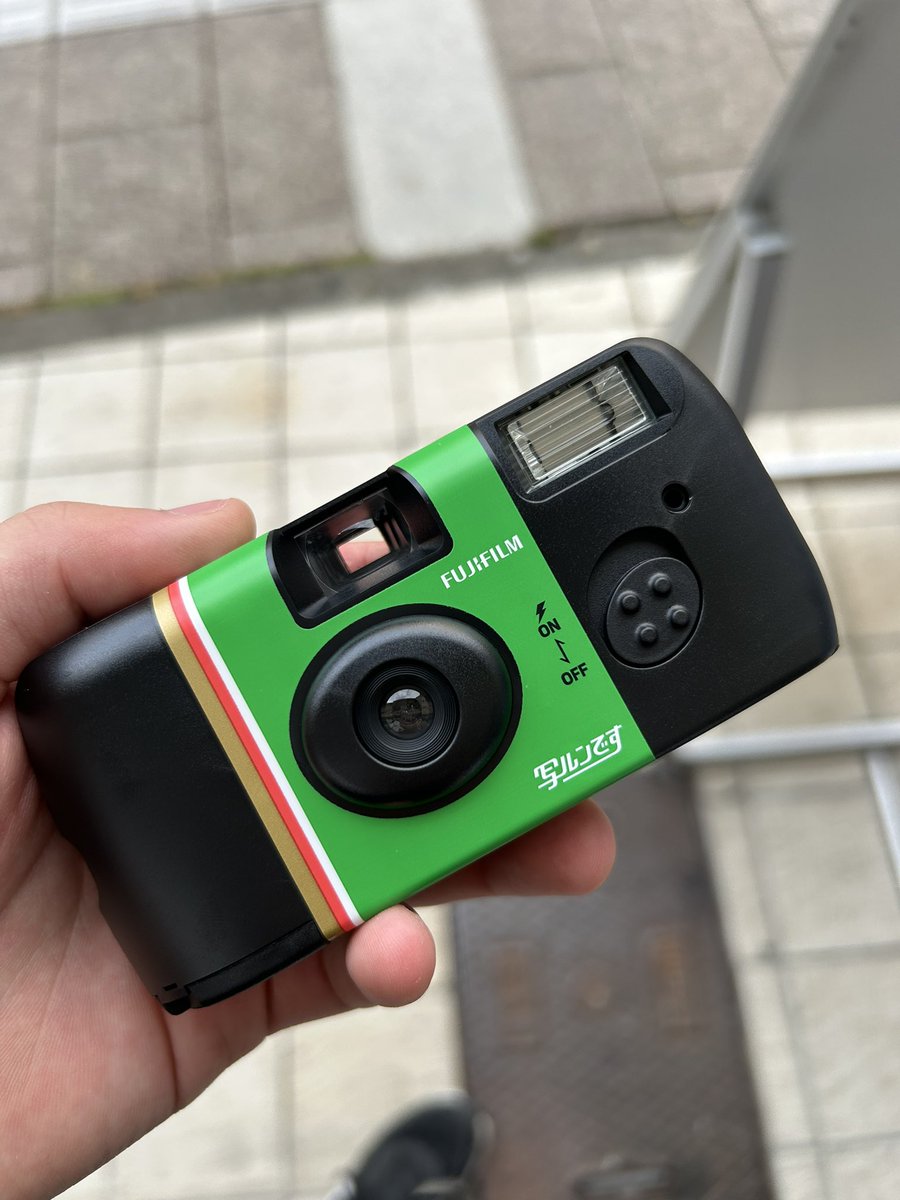 ZOEmax_b's tweet photo. 写ルンです購入！！(今更感) https://t.co/4bjPL94JNV