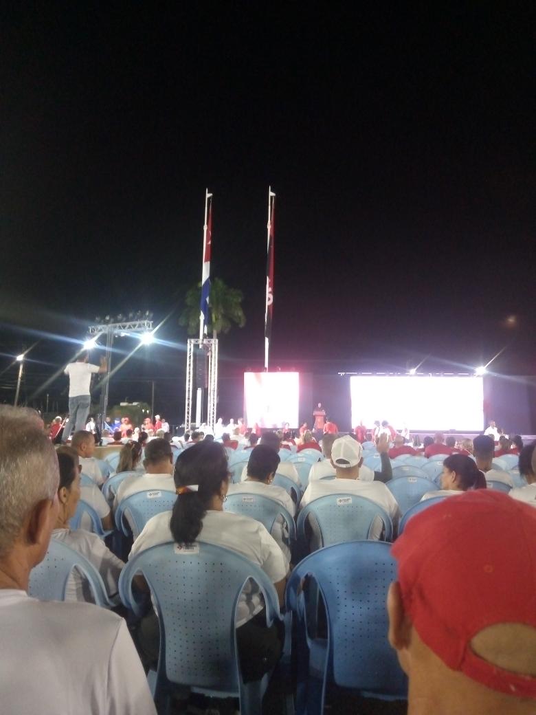 LiliamPinar's tweet photo. #PinarEn26  todos en la plaza.
#MiMoncadaEsLaPatria https://t.co/oQHEx8HRBY