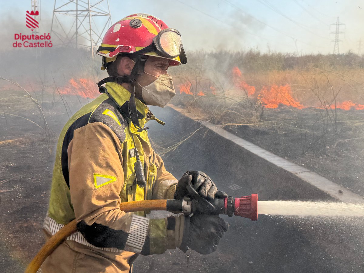 mitjanscv's tweet photo. Desde @amdcomval, nuestro primer pensamiento es para las personas afectadas por el #IFLaVallDUixó y para los equipos que trabajan para controlarlo. En momentos así, la información rigurosa y a tiempo puede salvar vidas. https://t.co/HxT6TEyGfz