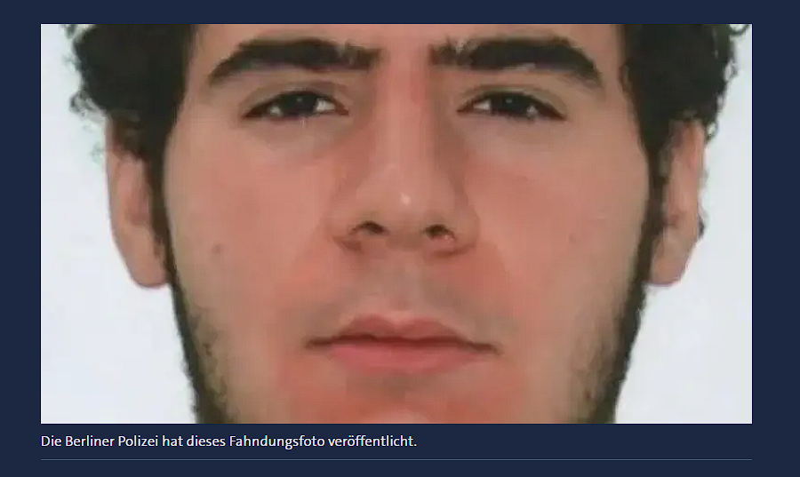 AntimobbInge's tweet photo. ey @tagesschau. Warum veröffentlicht ihr das Bild des mutmaßlichen Täters des @csdberlin nicht vollständig, nicht klickbar und auch keine Verlinkung zu der Fahndung.

Ein Schelm wer dabei denkt, dass ihr das mit Absicht macht, um das islamistische Aussehen zu verbergen. 

#CSD https://t.co/1ccLM6phdu
