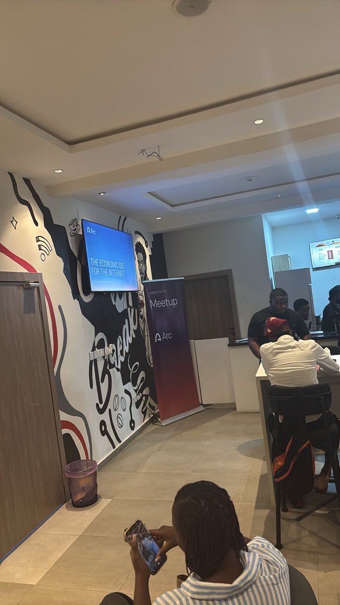 Hawktxbt's tweet photo. @bobbilee @arc An amazing experience Enugu Meetup ❤️💚❤️ https://t.co/DovSV5cZaL