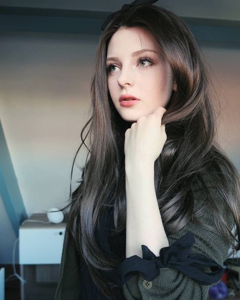 minimalsantiago's tweet photo. Embracing moody, timeless vibes with a bold gaze and soft, sweeping hair
DHpV https://t.co/emQkfR3RdI