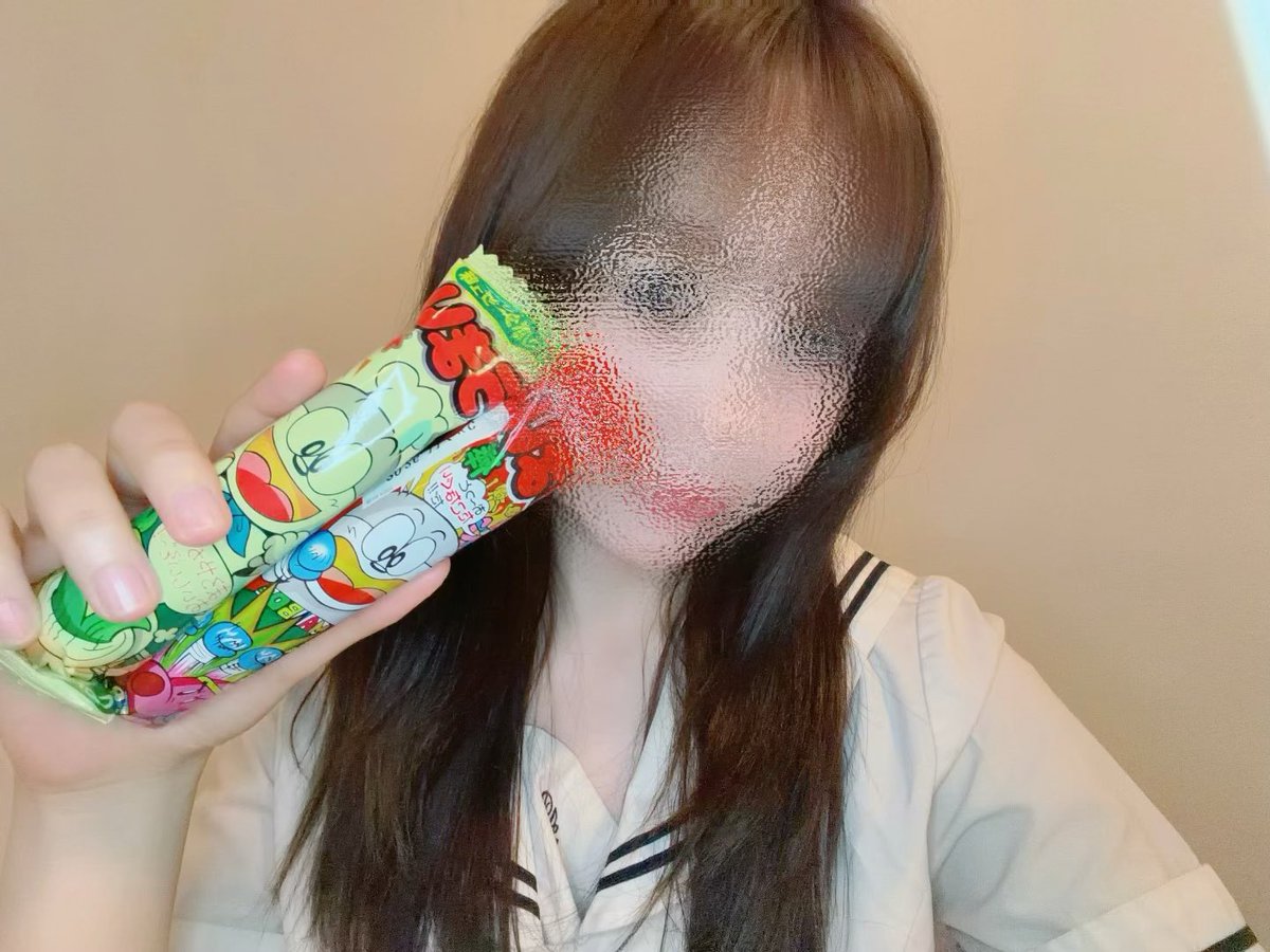 idol_cca's tweet photo. うまい棒は何味が好き？ https://t.co/lGT8Ki3Abn