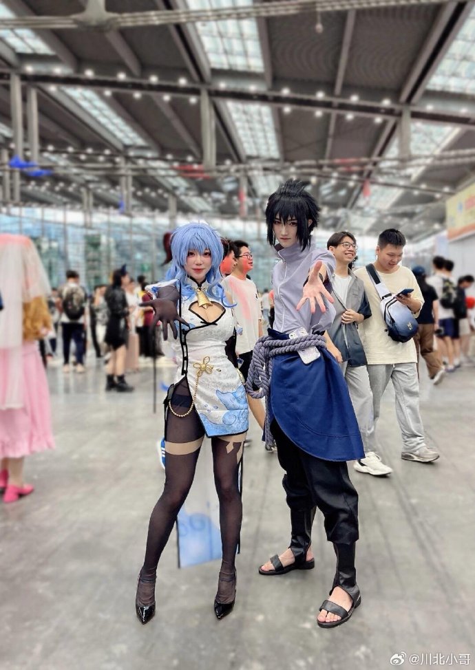 holdingdod's tweet photo. Just left the comic con with a heavy bag of merch, a full heart, and sore feet  Cosplays hit different here—best day ever! https://t.co/Bsy5BZzUmh