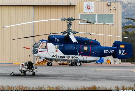 ChLECHEVALIER's tweet photo. INCENDIES :
        LE FEU DE BRUXELLES ??

Alors que Macron a cassé la tirelire pour des J.O. inutiles et la guerre de ZELENSKI, il y a presque plus de Canadair en ÉTAT DE VOL !

                  Surtout en MACRONIE !!

Et, en plus, #URSULA refuse :

          - d'acheter les pièces de maintenance
              pour les excellents hélicoptères
              Kamov Ka-32 : 5000 litres d'eau 

          - de louer des hydravions (à réaction !!)
              BE-200 : 12 tonnes d'eau !

              (Il a pourtant reçu son certificat de type de
              l'agence européenne de la sécurité
              aérienne le 9 septembre 2010)

        Et oui, Kamov Ka-32 et BE-200 sont russes !...