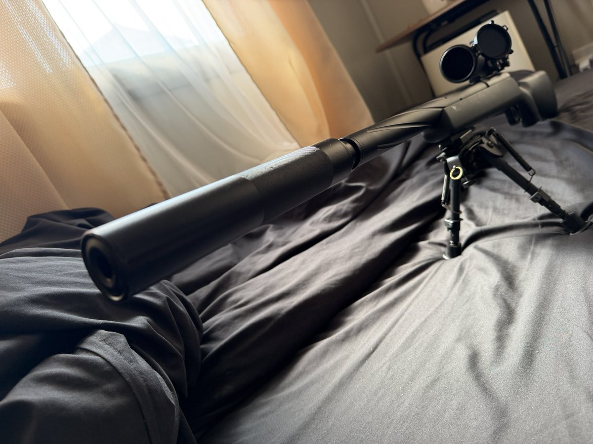 FABLE55547473's tweet photo. 完成その2
サプレッサー装着
#vsr
#sniper https://t.co/5zWHtCDhRG