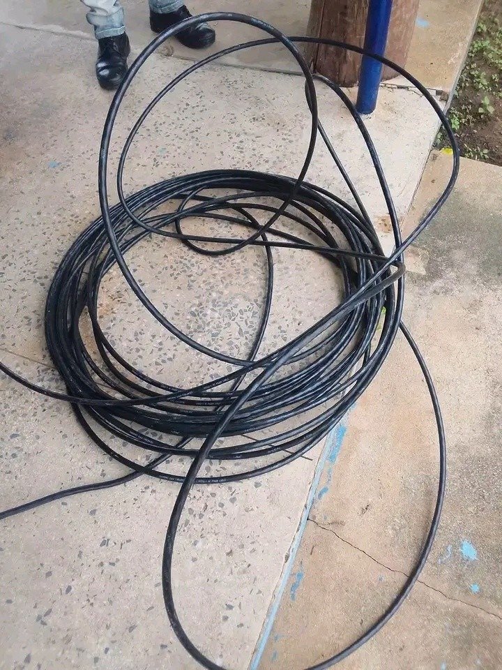 Adaigboglobal's tweet photo. Abia State Security Operatives Arrest Samuel Taiwo, from Ogun For Stealing Wires At Nnenna Otti Bus Terminal, Ụmụahia https://t.co/NOlLIkiFf9