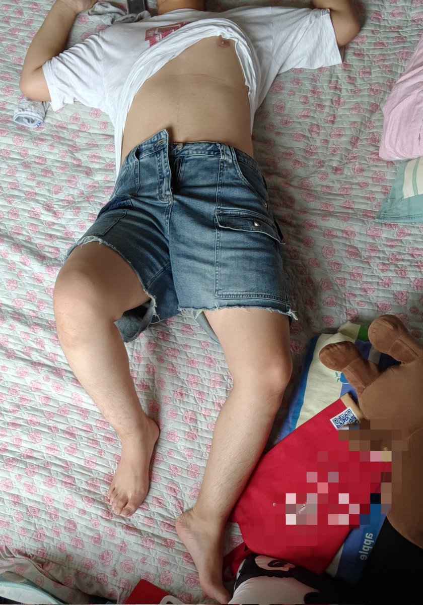 BaiXzyf's tweet photo. 有没有人是燕郊的小兽太呀，本人很好说话，喜欢色色🔞，喜欢玩游戏，可以干一些奇怪的事情？嘿嘿嘿 https://t.co/5aXCgfP55J