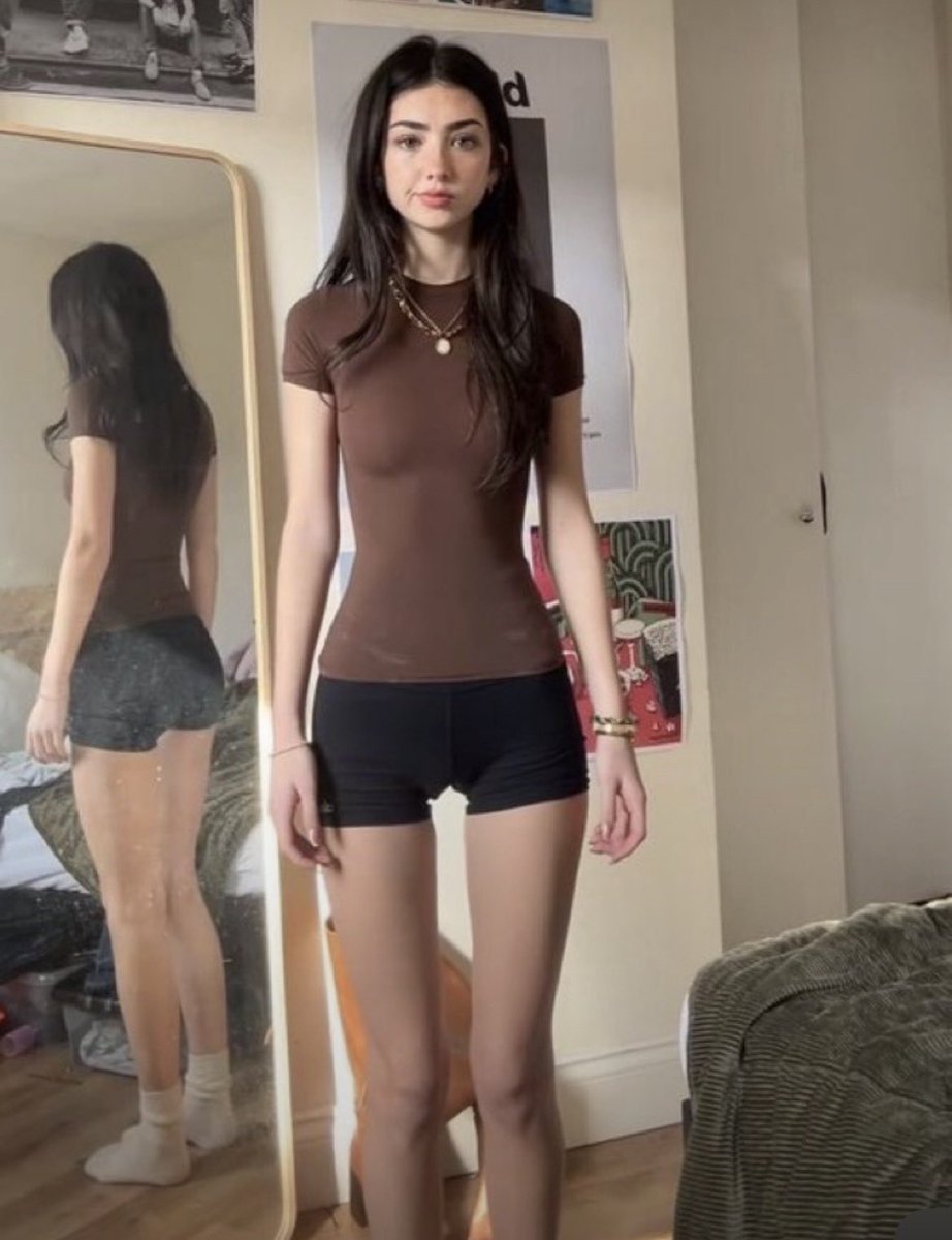 Abusemaxxing's tweet photo. She’s giving findom brat 🤤 https://t.co/kn5UywwfRG