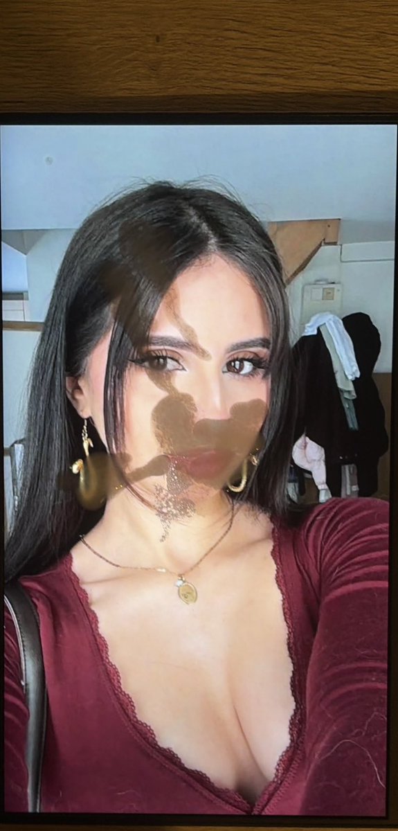 d99943068's tweet photo. Aloonea 😋 si vous voulez des cumtribute sur des influ ou irl go dm https://t.co/07r5I4E8bV
