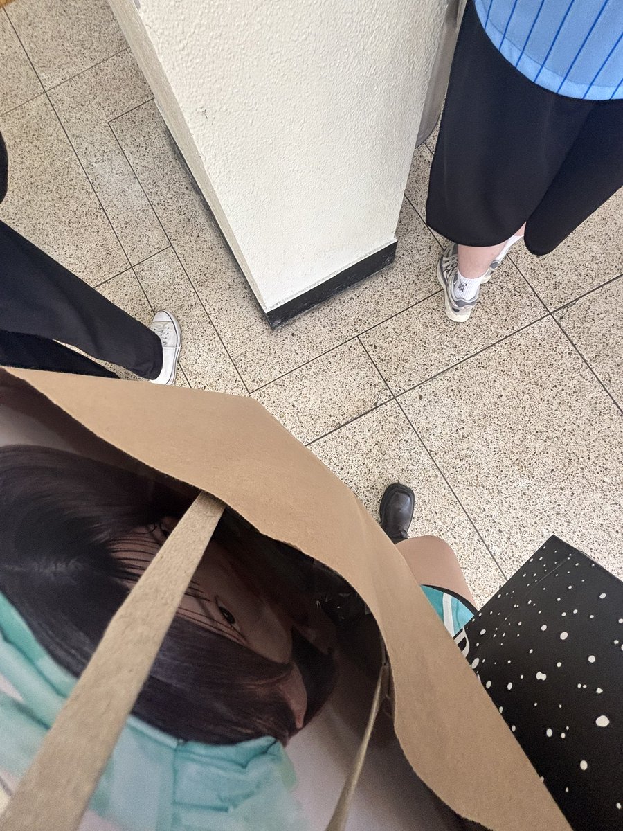 ringuvv's tweet photo. 처덥다고 https://t.co/UHLWJwBDAX