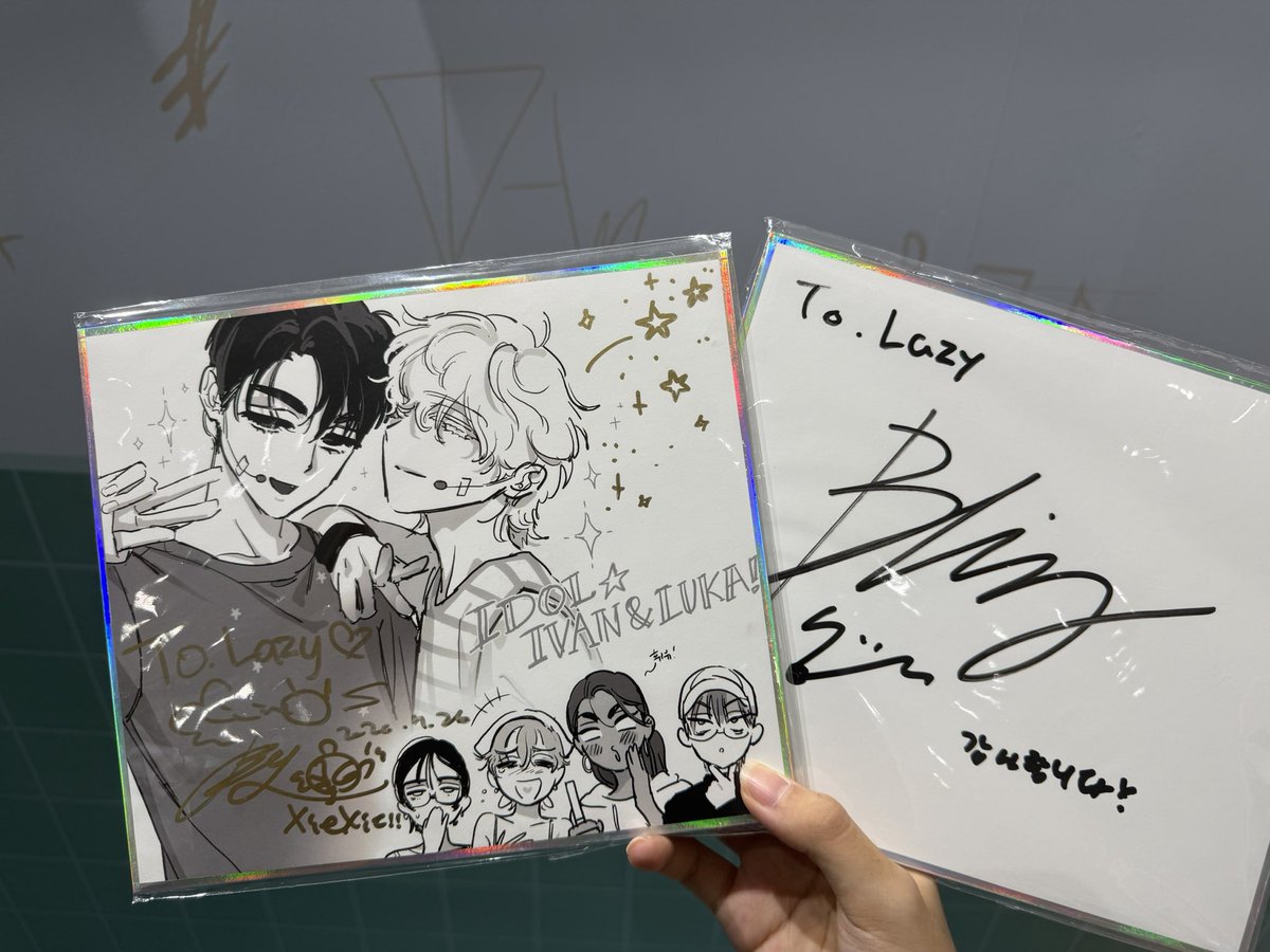 soupseven712's tweet photo. po一下 帮朋友去签的
和cv老师说朋友很喜欢ivan和ibunny、边说还把包里的娃娃指给他看，感觉又好奇又开心啊🤣还问我待会要干嘛，我说我要去排vq签售（直接笑场
想问vq后面会不会画ibunny和tillbun的互动结果这个也不行TT https://t.co/16x2oCip9o