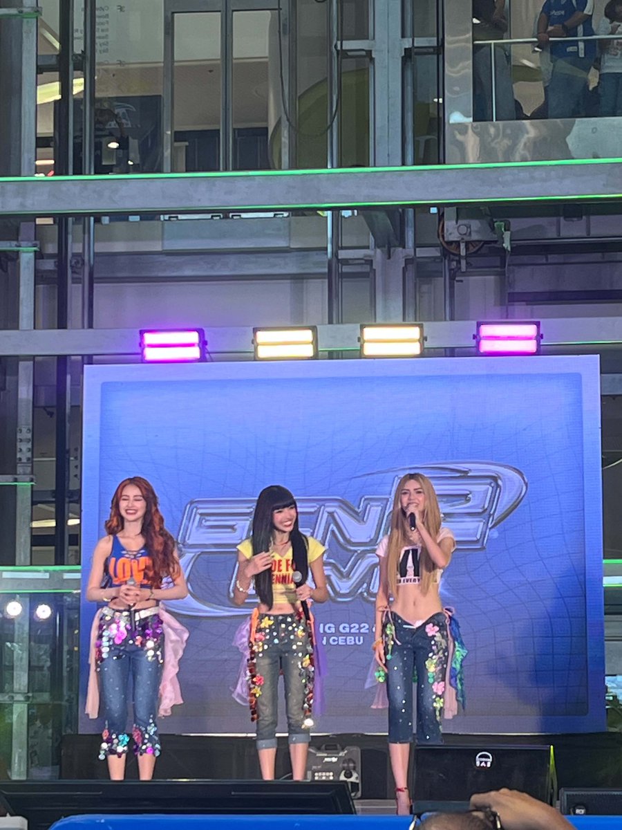 CebulletsPH's tweet photo. Absolute perfection on stage! 🔥 @G22Official just served pure vocals and power performing "Pa-Pa-Pa-Palaban" and "Musika" here at SM Seaside Cebu! 💙

Can't wait to see you girls later in Waterfront Hotel and Casino! 

#GenZLiveCebu
#G22inCebu https://t.co/VbTyPMCL4e