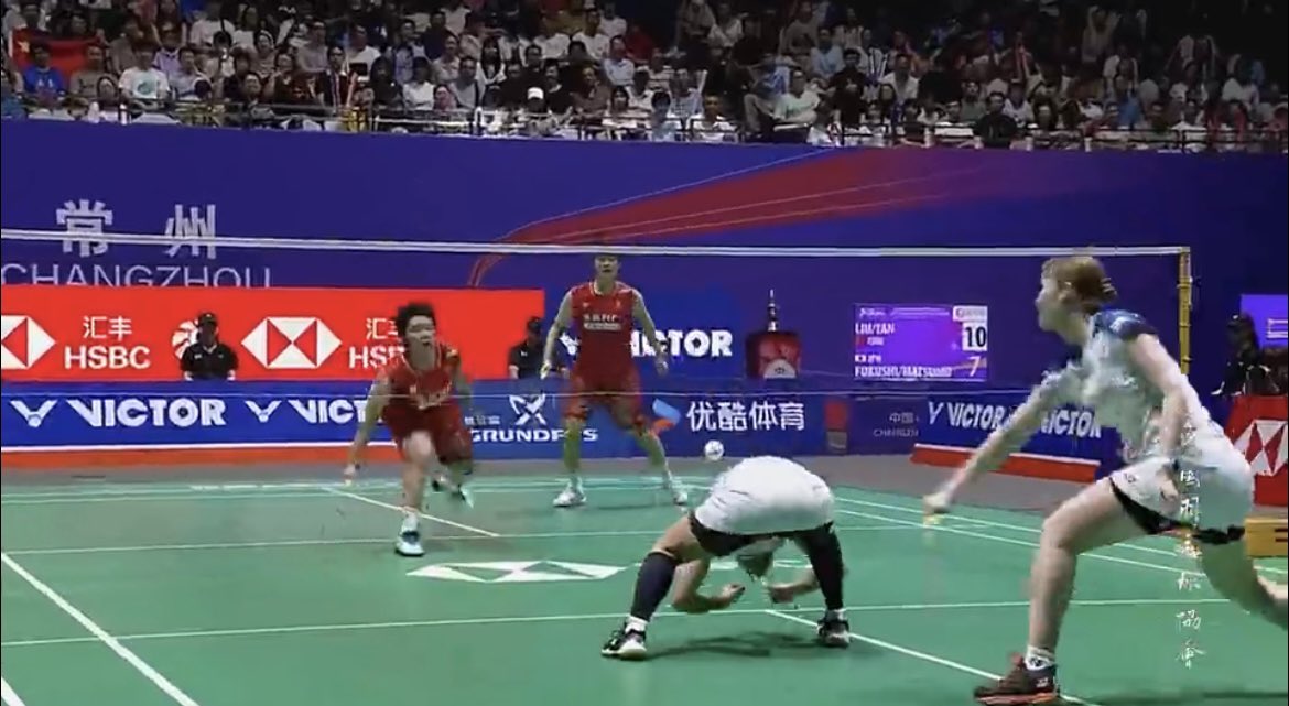 namishidaa's tweet photo. @kapukakupi @BWFScore Yuki mode pasrah jadi milih nungging aja. Depan monster, belakang partner plenger 🥰🥰🥰 https://t.co/tU7lV5sa9g