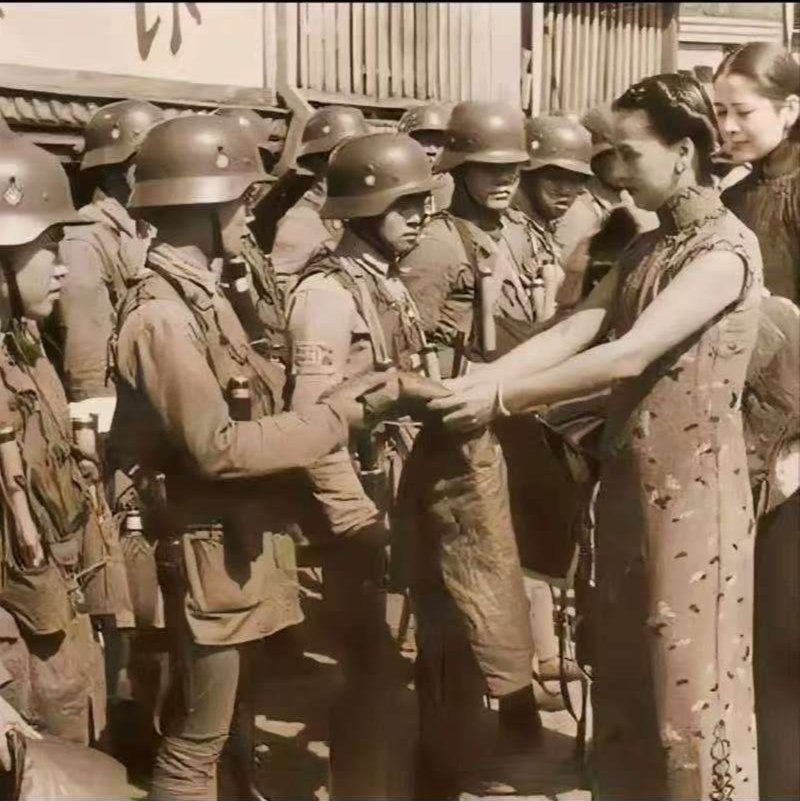 qtbrmdh19120101's tweet photo. 國軍的孩子們
也是中華民國國軍中央軍....... https://t.co/mjAFOqpxU0