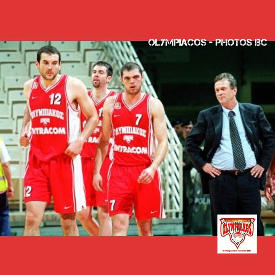 7_OLympiacos's tweet photo. Ντράγκαν Τάρλατς, Τζόσουα Γκράντ και Δημήτρης Παπανικολάου στην δεύτερη θητεία του Ξάνθου στον Ολυμπιακό 🔴⚪
@Olympiacos_BC
#OlympiacosBC #OlympiacosFC
#Euroleague #Basket #RefuseToLose #TogetherWeFight #mexritelous #OlympiacosPhotosBC https://t.co/OzopvReyB7