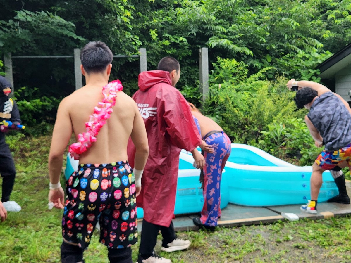 gi_q5km's tweet photo. 維選手のおかげで南国を感じることができました🌺🤙🏻めちゃめちゃ楽しそうでしたね
#みちのくプロレス  #維の夏休み https://t.co/ouTupXMwhu
